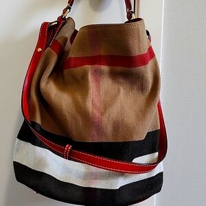 Burberry bucket bag